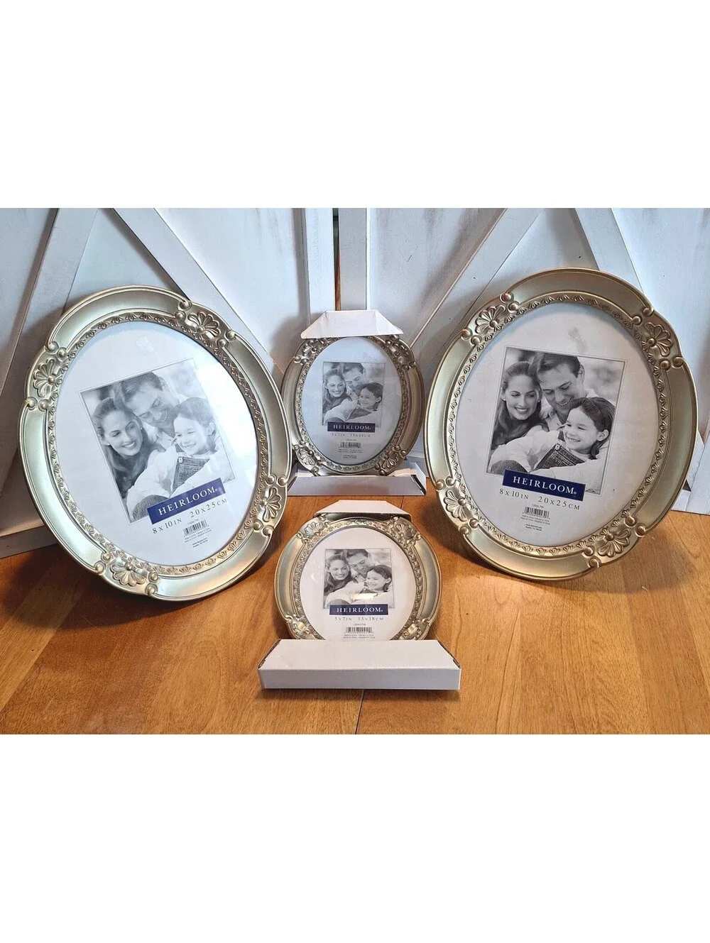 VTG Decorel Heirloom 4 Oval Picture Frames 8X10/5X7 Velvet Backing Hang or Stand